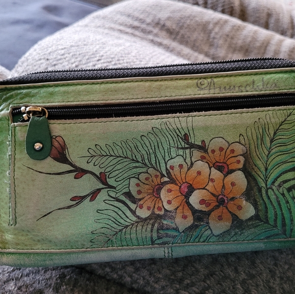 Beautiful Hand Painted soft leather Wristlet Peacock 🦚 Organizer Wallet - Picture 6 of 12